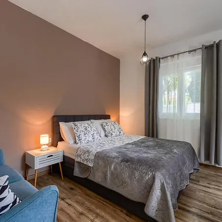 Sara Apartman *